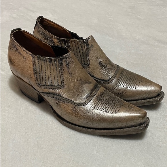 freebird Shoes - Freebird Wyoming Metallic Bronze Leather Western Ankle  Bootie Sz 7M